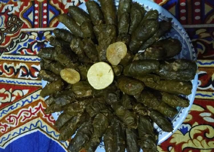 محشي ورق عنب مع الليمون