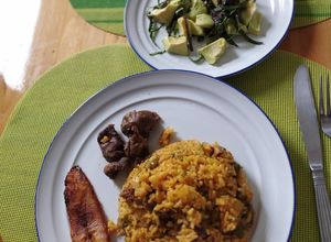 Una foto de Arroz con mollejas de pollo
