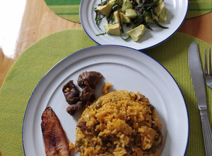 Una foto de Arroz con mollejas de pollo