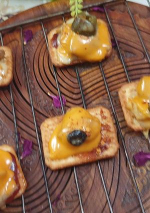 A picture of Tucfrizza (tuc pizza fries).