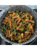 Fusilli di lenticchie rosse con gli asparagi