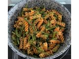 Fusilli di lenticchie rosse con gli asparagi