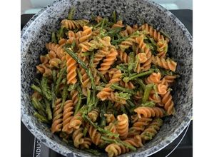 Foto di Fusilli di lenticchie rosse con gli asparagi