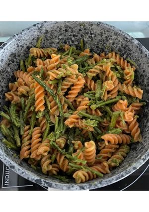 Foto di Fusilli di lenticchie rosse con gli asparagi