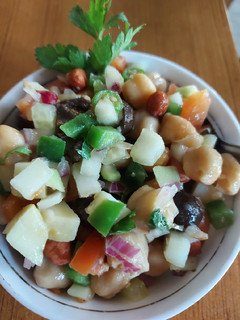 A picture of Farmhouse salad.