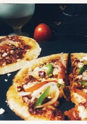 পিজ্জা (Pizza recipe in Bengali) রেসিপির প্রধান ছবি
