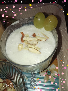 अंगूर का मिल्क शेक (Angoor ka milk shake recipe in Hindi) रेसिपी मुख्य फोटो