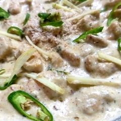 A picture of Chicken cream handi.