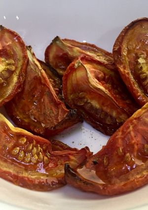 Una foto de Tomates Confitados #lacocinadegiri #tomate #tomates