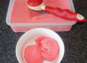 Une photo de Glace fraise/coco à l'aquafaba (vegan)