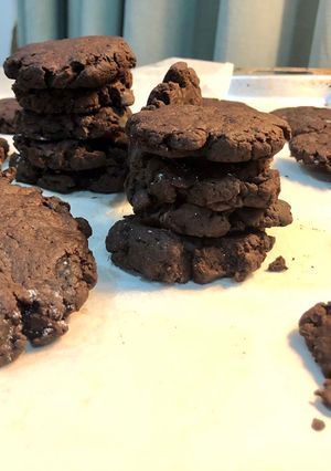 A picture of Smashed fudgy cookies.