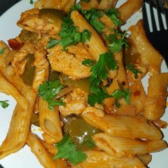 A picture of Spicy chicken & bell pepper one pot pasta 🌶👌.