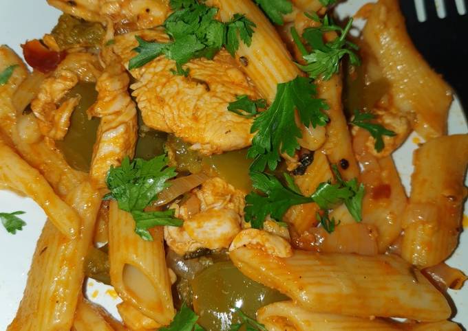 Step-by-Step Guide to Make Perfect Spicy chicken &amp; bell pepper one pot pasta 🌶👌