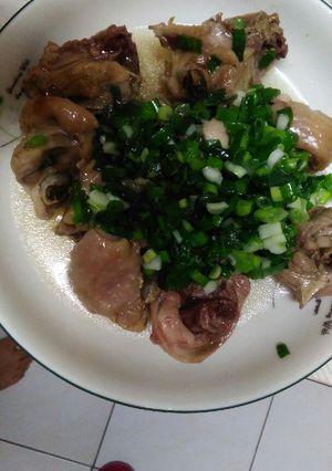 Foto resep Daun bawang plus ayam simple (chong you chi),