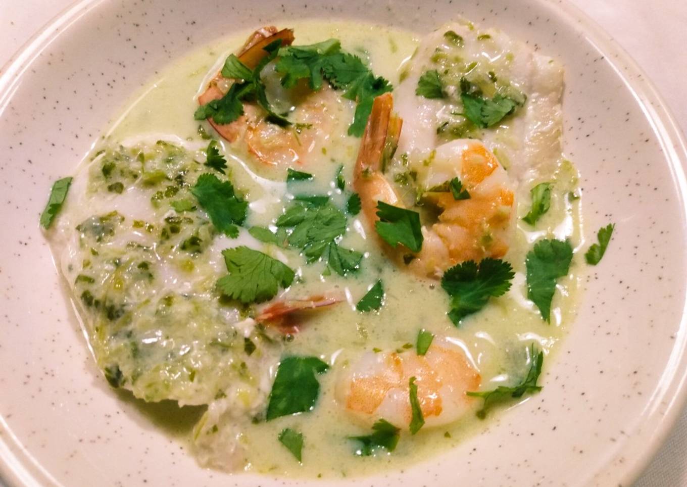 Seafood with homemade green curry