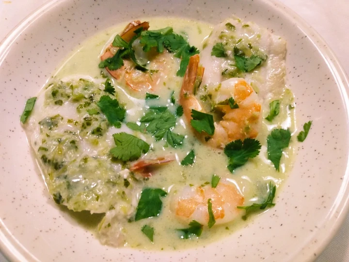 Easy Steps to Prepare Seafood with homemade green curry the So Delicious Perfect