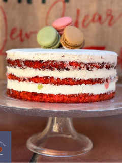 Una foto de Tarta Red Velvet con ganache de chocolate blanco