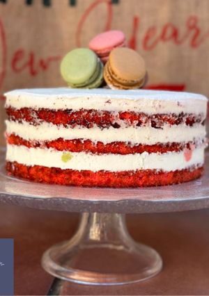 Una foto de Tarta Red Velvet con ganache de chocolate blanco