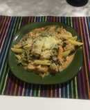 Pasta con pollo y espinaca