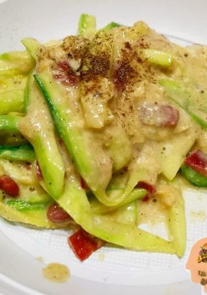 A picture of Light Zucchini Carbonara.