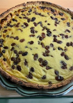 Une photo de Tarte rhubarbe raisins / pâte brisée aux raisins secs