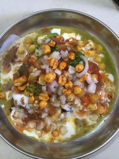 સમોસા ચાટ (Samosa Chaat Recipe In Gujarati) રેસીપી મુખ્ય ફોટો