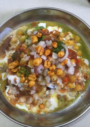 સમોસા ચાટ (Samosa Chaat Recipe In Gujarati) રેસીપી મુખ્ય ફોટો