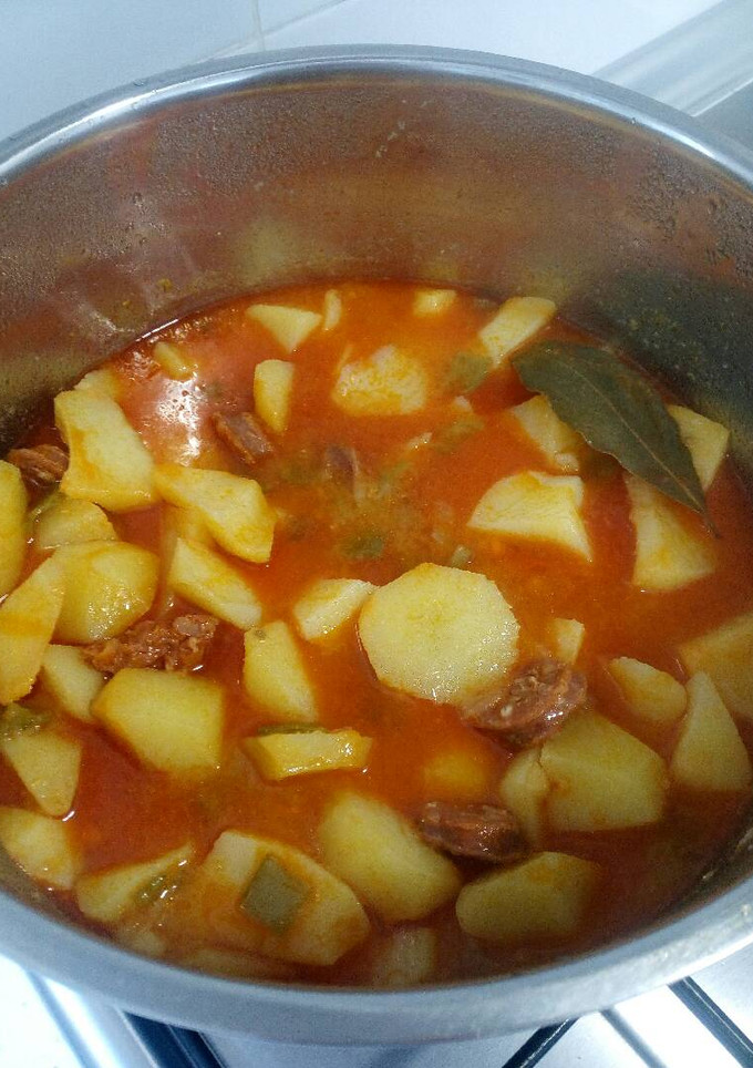 Una foto de Patatas a la riojana
