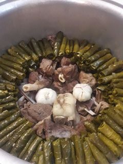 صورة لوصفة ورق عنب بقطع لحم الغنم