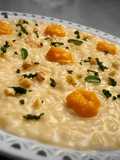 Risotto al gorgonzola, crema di zucca al peperoncino,granella di noci e polvere di salvia 🧀🎃 🌿