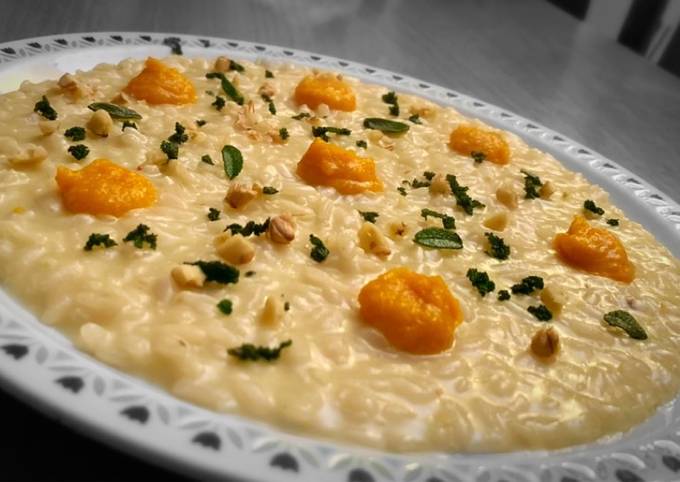 Ricetta di Ultimate Risotto al gorgonzola, crema di zucca al peperoncino,granella di noci e polvere di salvia 🧀🎃 🌿