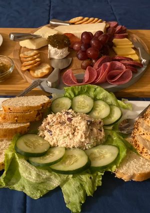 A picture of Charcuterie board / cheese board.