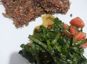 Una foto de trigo burgol carne molida