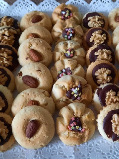 Una foto de 70 galletas marroquíes con diferentes sabores y con sólo 1 masa