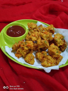 મેગી પકોડા (Maggi Pakoda Recipe In Gujarati) રેસીપી મુખ્ય ફોટો