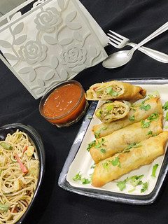 चाइनीज स्प्रिंग रोल (Chinese spring roll recipe in hindi) रेसिपी मुख्य फोटो