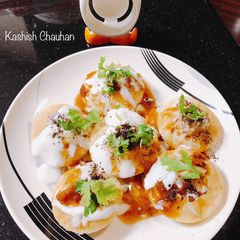 A picture of Dahi Papdi.