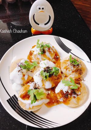 A picture of Dahi Papdi.