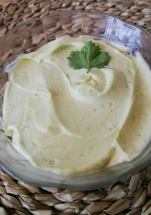 Una foto de Mayonesa de cilantro