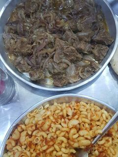 صورة لوصفة غدا سريع (لحمة بالبصل ومعكرونه بالصلصه)