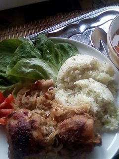 Káposztaágyon sült csirkecomb recept fotója