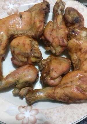 A picture of Chicken Kharra masalah roast.