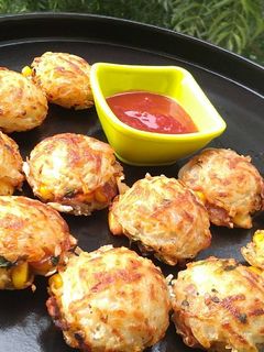 आलू कॉर्न चीज़ अप्पे (Potato corn cheez Aappe recipe in hindi) रेसिपी मुख्य फोटो