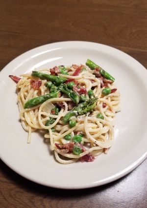A picture of Pasta Carbon with Peas & Asparagus.