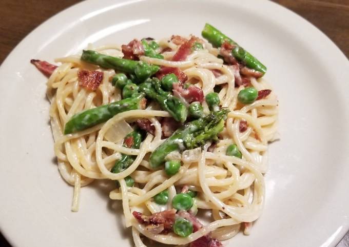 Pasta Carbon with Peas &amp; Asparagus