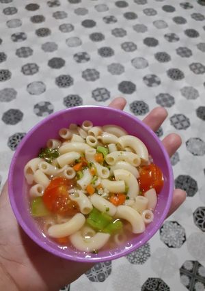 Foto resep Vegetable soup with macaron