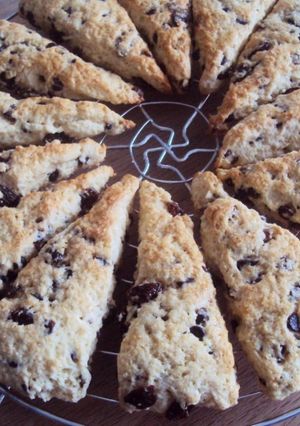 Une photo de Scones aux pépites de chocolat et raisins secs