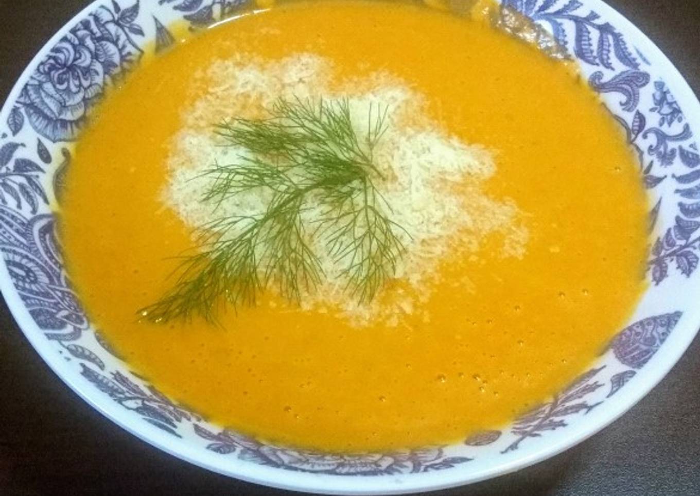 Sopa crema de calabaza y queso