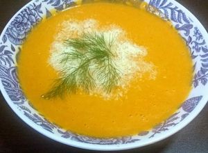 Una foto de Sopa crema de calabaza y queso