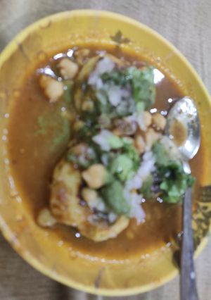 છોલે રગડો ને પેટીસ (Chole Ragda Petties Recipe In Gujarati) રેસીપી મુખ્ય ફોટો